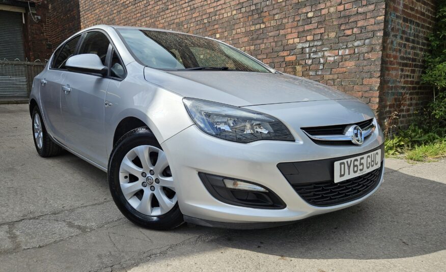 Vauxhall Astra 1.4i Design Hatchback 5dr Petrol Manual Euro 6 (100 ps