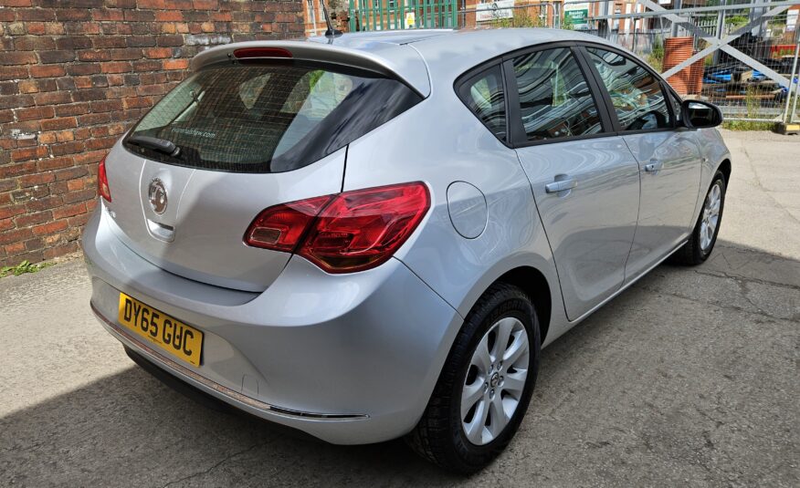 Vauxhall Astra 1.4i Design Hatchback 5dr Petrol Manual Euro 6 (100 ps